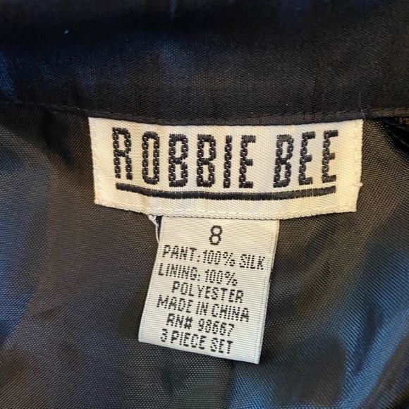 Robbie Bee Black 100% Silk Pants Side Zip w/ ankle slit Size 8 - Picture 10 of 10